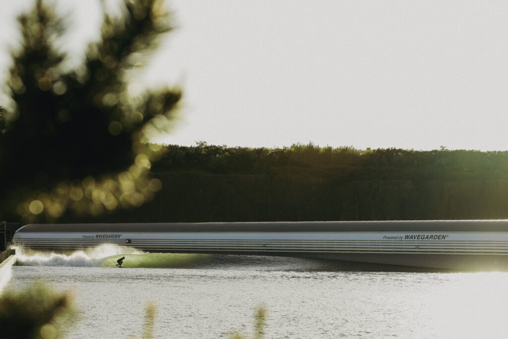 Wavegarden Scotland surfing