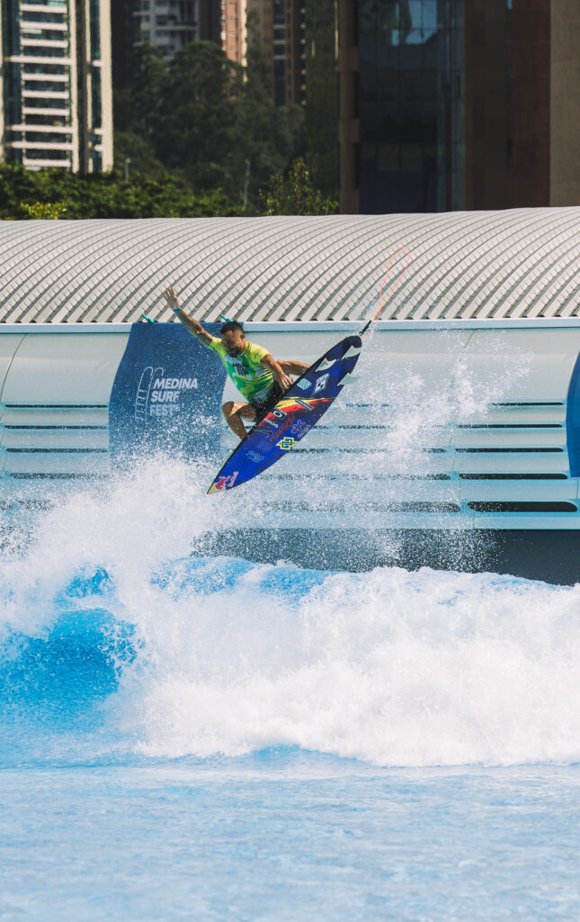 Italo Ferreira air wave